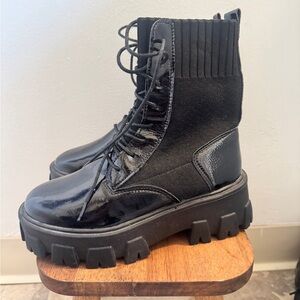 Chunky Black Platform Boots!!